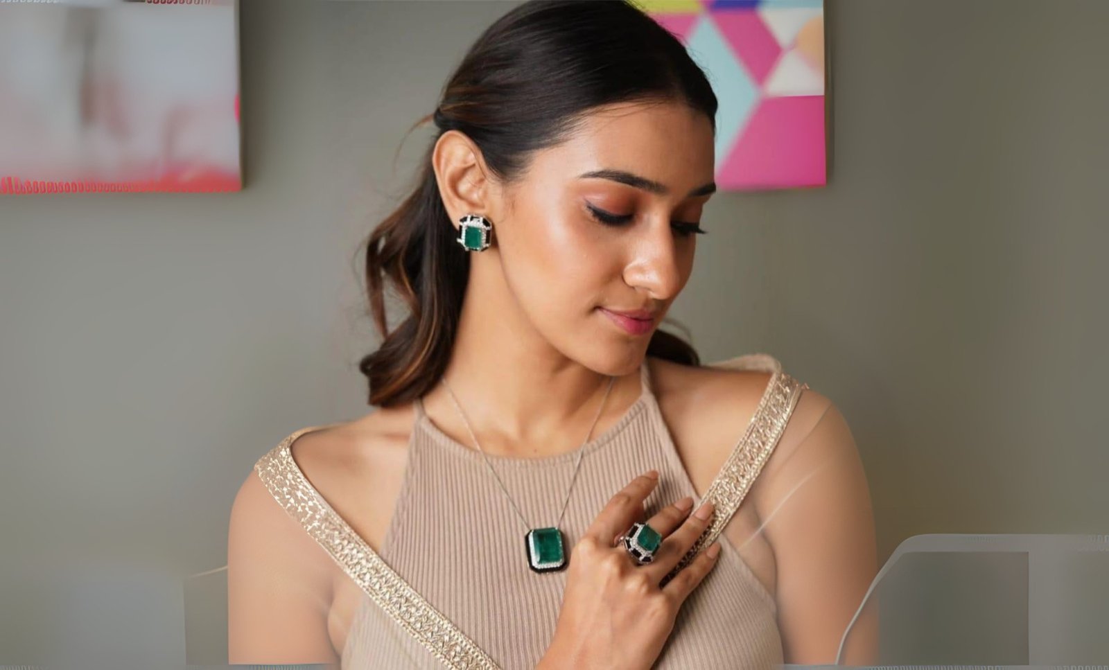 Modern<br/> Jewellery
